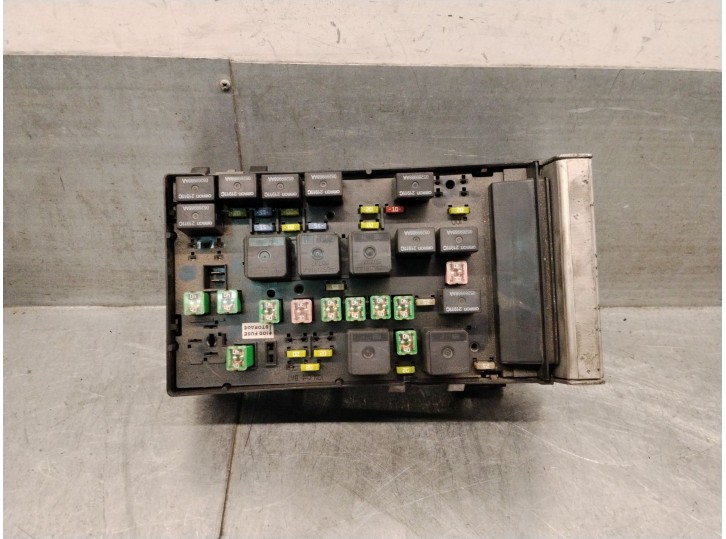 Recambio de caja reles / fusibles para chrysler voyager iv (rg, rs) 2.5 crd referencia OEM IAM 05144580AC 