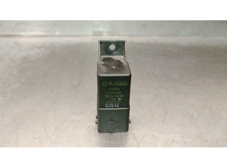 Recambio de caja precalentamiento para peugeot 3008 i monospace (0u_) 1.6 hdi referencia OEM IAM 9802424080 51299065
