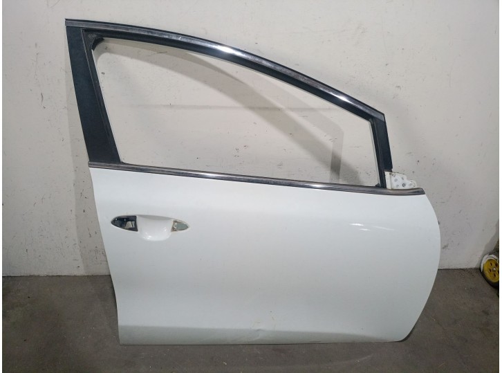 Replacement right front door for Kia Cee'd (JD) 1.6 CRDi 128 OEM IAM reference 76004A2000 76004A2000