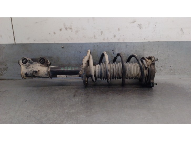 Replacement left front shock absorber for Kia Sportage IV (QL, QLE) 1.6 CRDi AWD OEM IAM reference 54650F1530 54650F153
