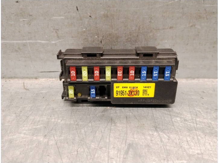 Recambio de caja reles / fusibles para kia cee´d (jd) 1.6 crdi 128 referencia OEM IAM 919513X130 