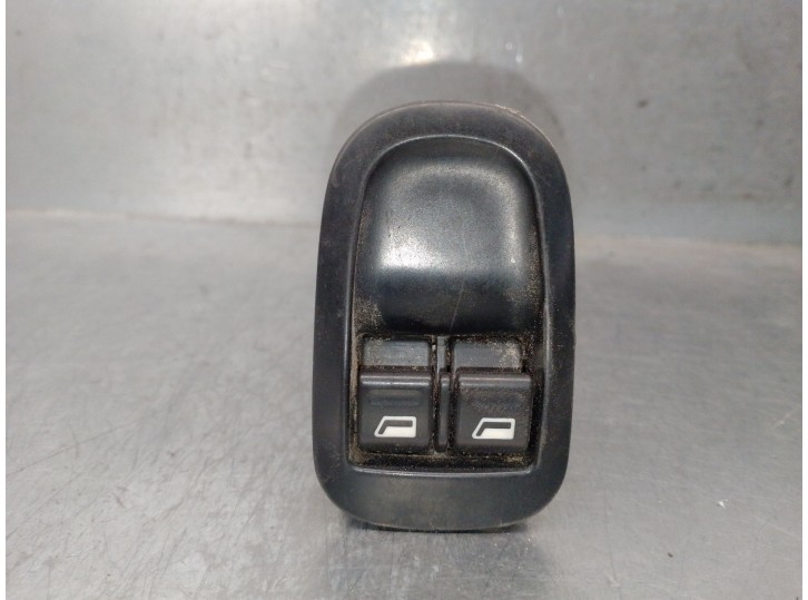 Replacement front left window regulator switch for Peugeot 206 SW (2E/K) 2.0 HDi OEM IAM reference 6552WQ 6552WQ 