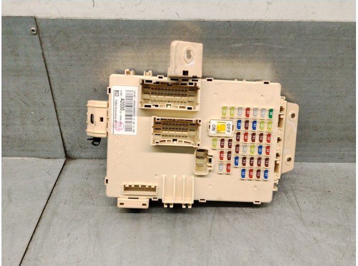 Recambio de caja reles / fusibles para kia cee´d (jd) 1.6 crdi 128 referencia OEM IAM 91950A2030 