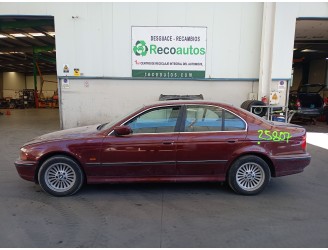 bmw 5 (e39) del año 2000