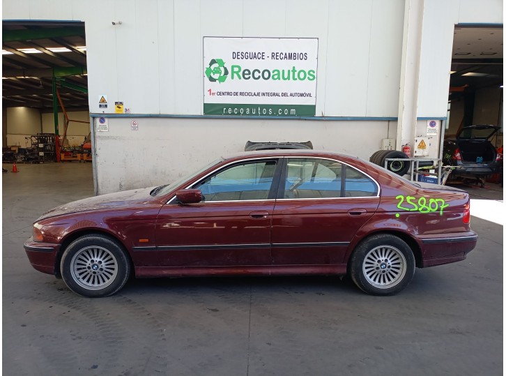 bmw 5 (e39) del año 2000