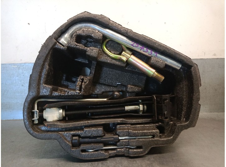 Replacement jack for Seat Leon (1M1) 1.6 16V OEM IAM reference 1J0012115M 1U0011031A 