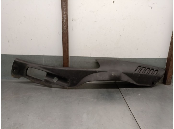 Recambio de embellecedor para piaggio hexagon hexagon 250 gt (m14) referencia OEM IAM 574763000A 574763000A 