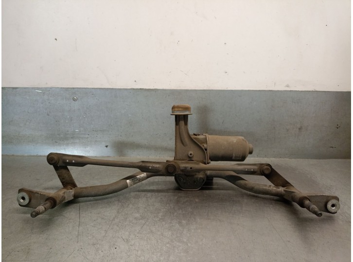 Replacement rear wiper motor for Opel Vivaro B van (X82) 1.6 CDTi (05) OEM IAM reference 93867984 4422783 3397021666