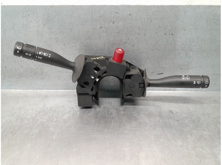 Recambio de mando luces para ford fiesta iii (gfj) 1.1 referencia OEM IAM 93FG13335C2A 6944964 