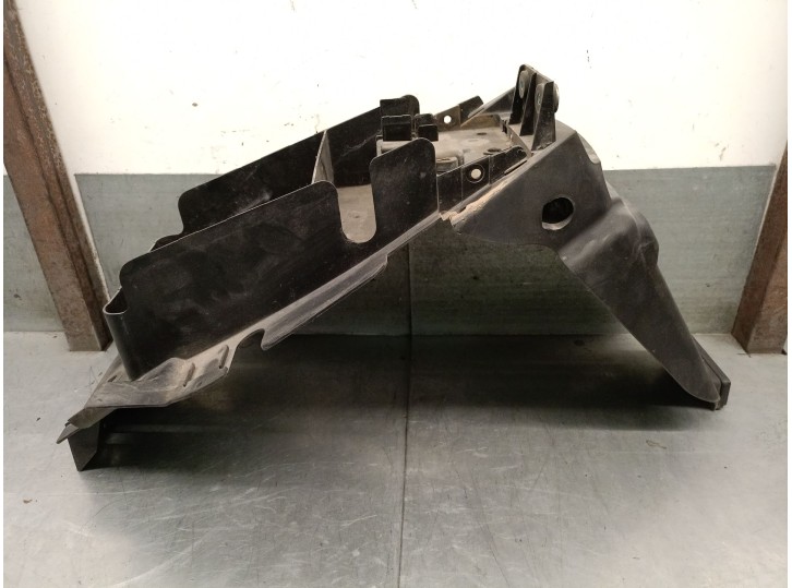 Recambio de portamatriculas para daelim roadwin roadwin 125 referencia OEM IAM 80100BA40000 80100BA40000 