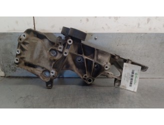 Replacement alternator bracket for Dacia Sandero (BS_) 1.6 (BS0D, BS0B, BS0F, BS0H) OEM IAM reference 8200168566 8200185717