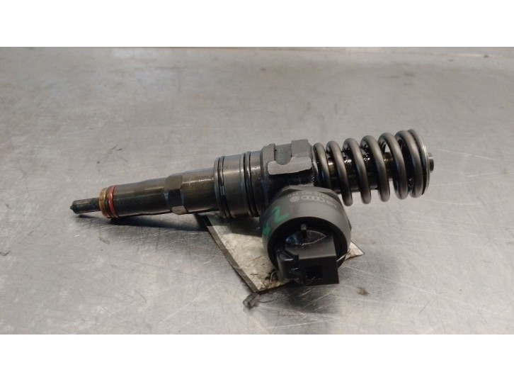 Recambio de inyector para volkswagen polo iv (9n_, 9a_) 1.4 tdi referencia OEM IAM 038130073BN 0414720313