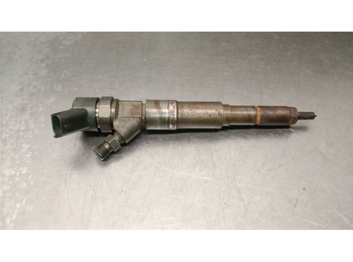 Replacement injector for BMW 5 (E39) 530 d OEM IAM reference 7785984 0445110047