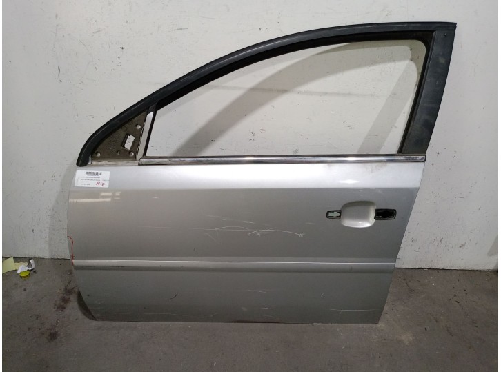 Replacement front left door for Opel Vectra C Sedan Comfort OEM IAM reference 124061 SILVER GREY 4 DOORS