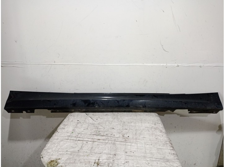 Recambio de faldon lateral para bmw 1 coupé (e82) 120 d referencia OEM IAM 51777046348 51777046348 
