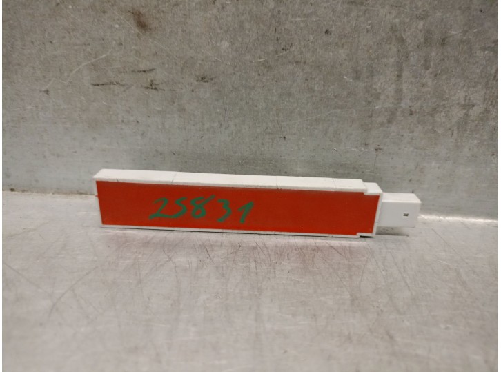 Recambio de antena para skoda kamiq (nw4) 1.0 tsi referencia OEM IAM 5K0962132B 5K0962132B 