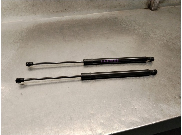 Replacement trunk / tailgate shock absorbers for Citroën C4 (C41) (BA_) 1.2 Hybrid (BAHPY) OEM IAM reference 9831083780 983108