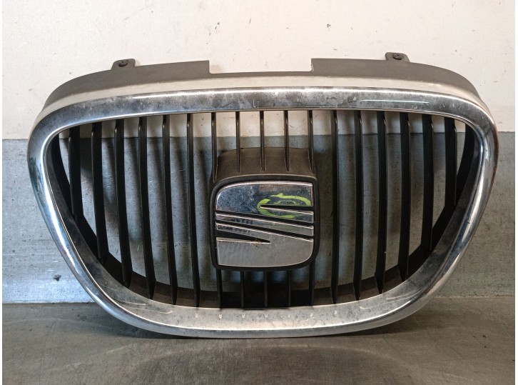 Recambio de rejilla delantera para seat leon (1p1) 1.9 tdi referencia OEM IAM 5P0853651A 5P0853651A 