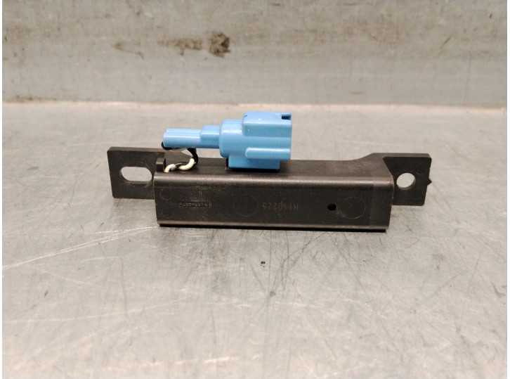 Recambio de antena para infiniti q70 (y51) 3.5 hybrid referencia OEM IAM 285E51FA0A 285E51FA0A 