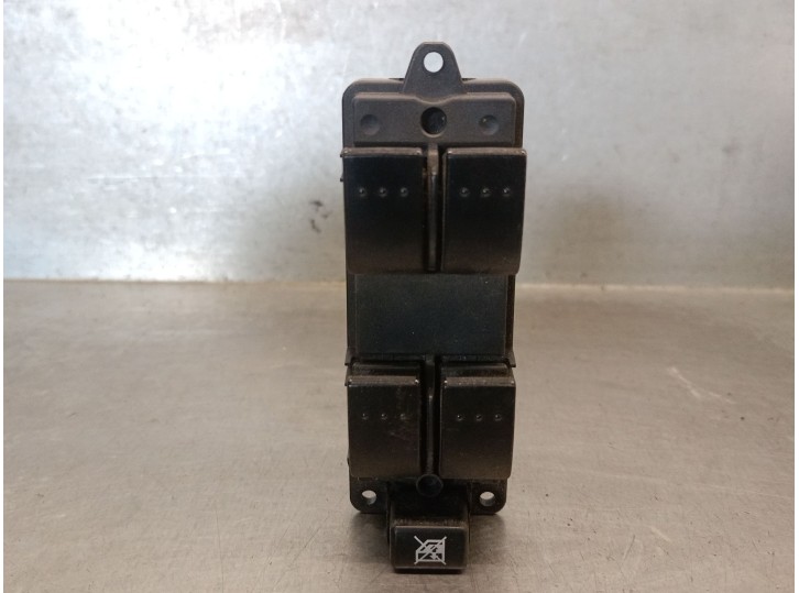 Replacement front left window regulator switch for Mazda 3 Sedan (BK) 2.0 (BKEP) OEM IAM reference BS3E66350A BS3E66350A 