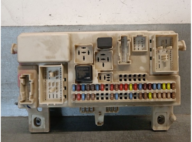 Recambio de caja reles / fusibles para volvo v50 (545) 2.4 referencia OEM IAM 31327215 31327215 