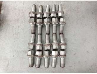 Replacement bolt for Skoda Kamiq (NW4) 1.0 TSI OEM IAM reference WHT001812
