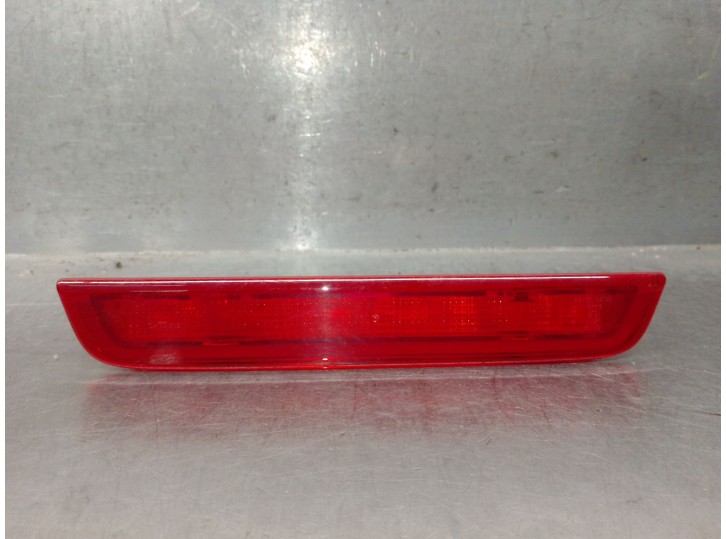 Recambio de luz central de freno para toyota yaris (_p13_) 1.5 hybrid (nhp130_) referencia OEM IAM 815700D152 815700D152 