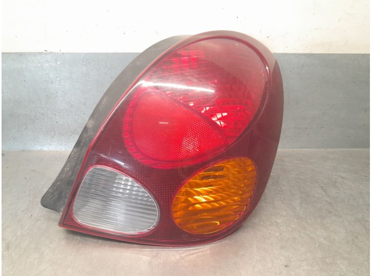 Replacement rear right tail light for Toyota Corolla Liftback (_E11_) 1.6 (AE111_) OEM IAM reference 815501E070 815501E070