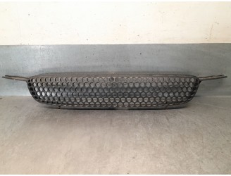 Replacement front grille for Toyota Corolla Liftback (_E11_) 1.6 (AE111_) OEM IAM reference 531111A300 531111A300 