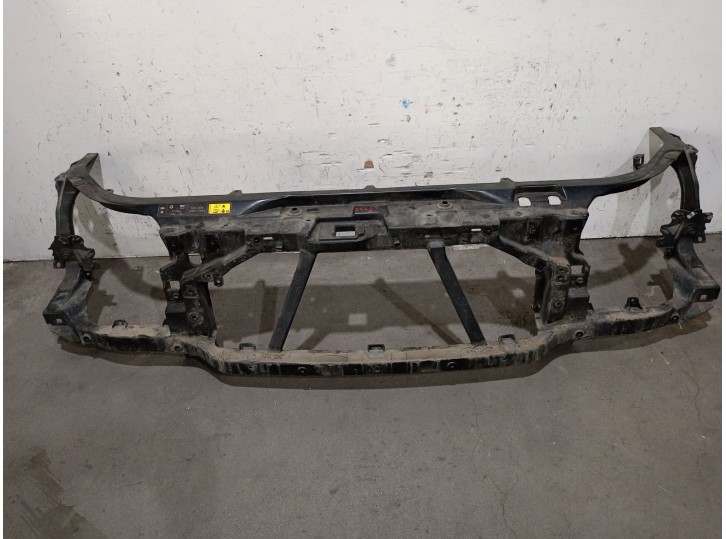 Replacement front panel for Land Rover Discovery V (L462) 2.0 SD4 4x4 OEM IAM reference LR107795 LR107795 