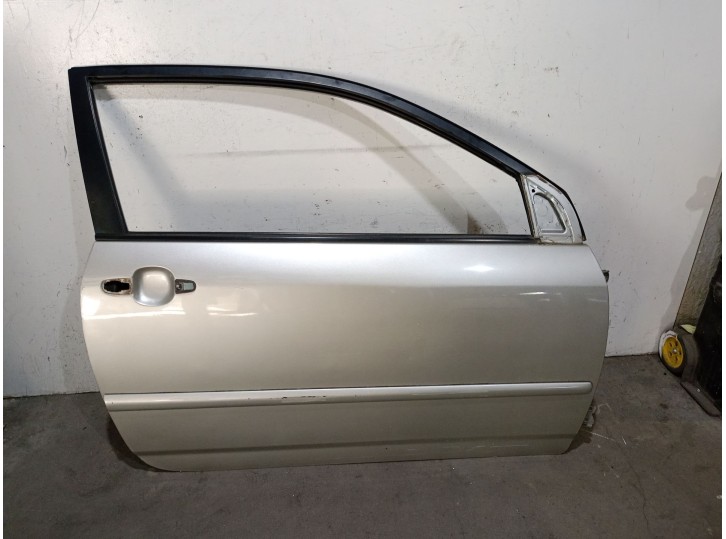 Replacement front right door for Toyota Corolla (_E12_) 1.4 D (NDE120_) OEM IAM reference 6700202151 6700202151 