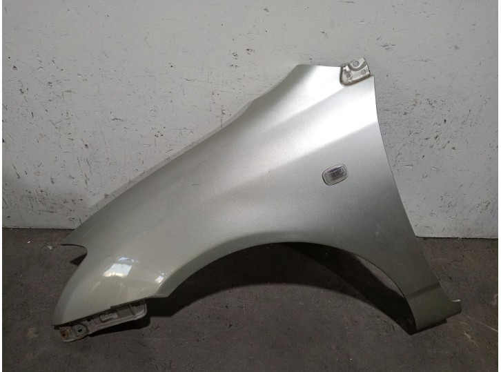 Replacement left front fender for Toyota Corolla (_e12_) 1.4 D (nde120_) OEM IAM reference 5381202090 5381202090 