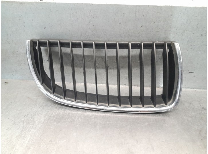 Replacement front grille for bmw 3 touring (e91) 320 d OEM IAM reference 51137120010 51137120010
