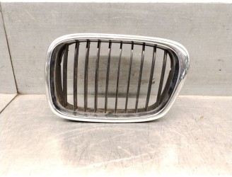Replacement front grille for BMW 5 (E39) 530 i OEM IAM reference 51137005837 51137005837 