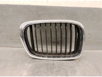 Replacement front grille for BMW 5 (E39) 530 i OEM IAM reference 51137005838 51137005838 