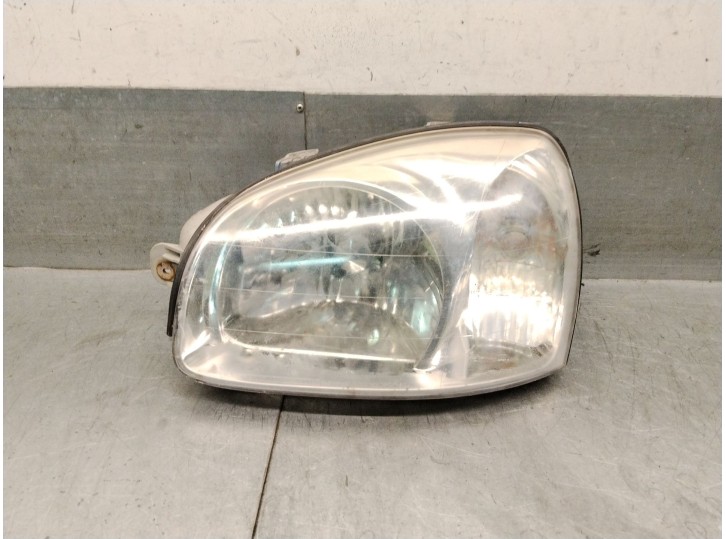 Recambio de faro izquierdo para hyundai santa fé i (sm) 2.0 crdi referencia OEM IAM D4EA 