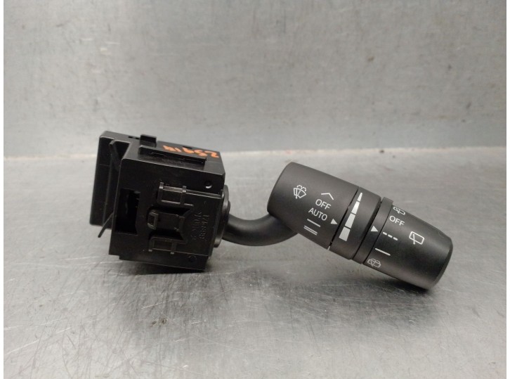 Recambio de mando limpia para mazda 3 (bm, bn) 2.2 d referencia OEM IAM KD4717F899 KD4766128 