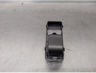 Recambio de mando elevalunas delantero derecho para mazda 3 (bm, bn) 2.2 d referencia OEM IAM KD3566370 KD3566370 