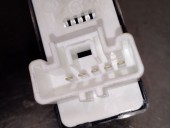 Recambio de mando elevalunas delantero derecho para mazda 3 (bm, bn) 2.2 d referencia OEM IAM KD3566370 KD3566370 