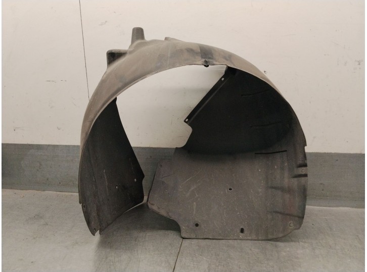 Replacement front right wheel arch for Audi A4 B7 (8EC) 2.0 OEM IAM reference 8E0821172E 8E0821172F
