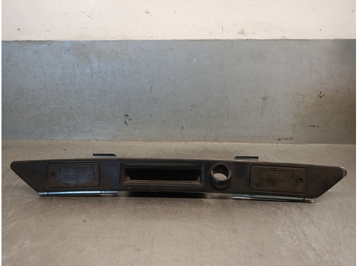 Replacement exterior tailgate handle for Audi A4 B7 (8EC) 1.9 TDI OEM IAM reference 8E0827574C 8E0827574C
