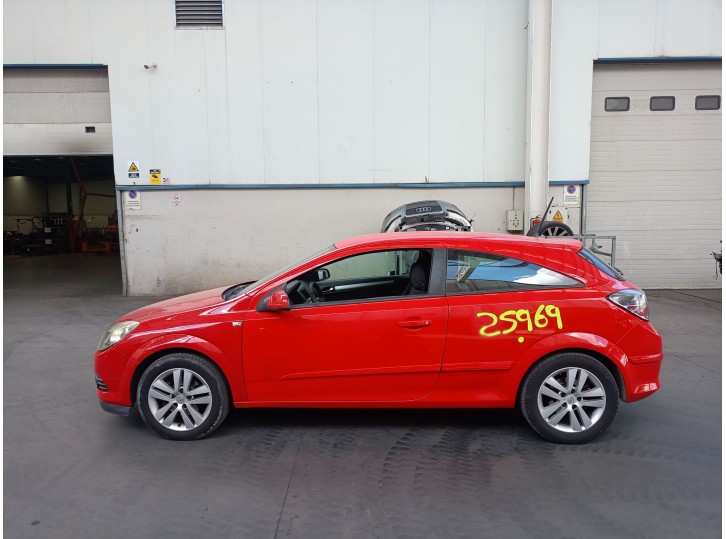 opel astra h gtc (a04) del año 2007