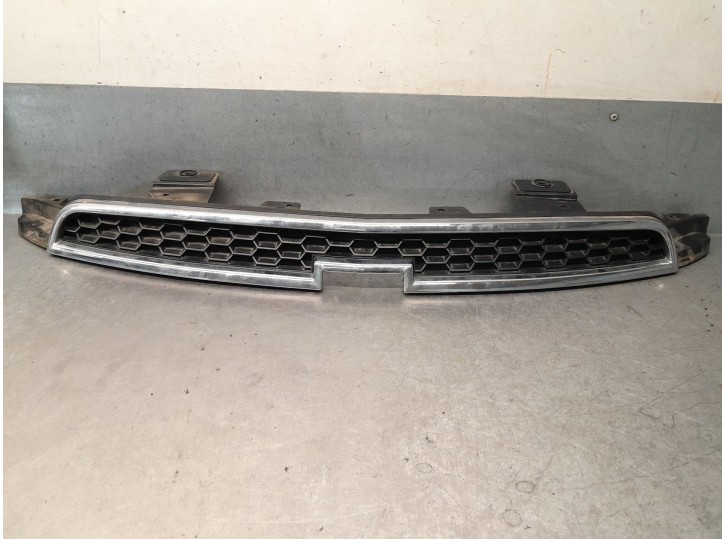Recambio de rejilla delantera para chevrolet orlando (j309) 1.8 referencia OEM IAM 95471003 95276418 
