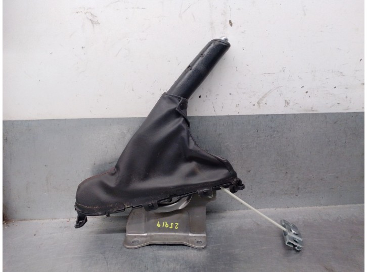 Recambio de palanca freno de mano para mazda 3 (bm, bn) 2.2 d referencia OEM IAM BHN144010B BHN144010B 