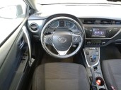 toyota auris (_e18_) del año 2013