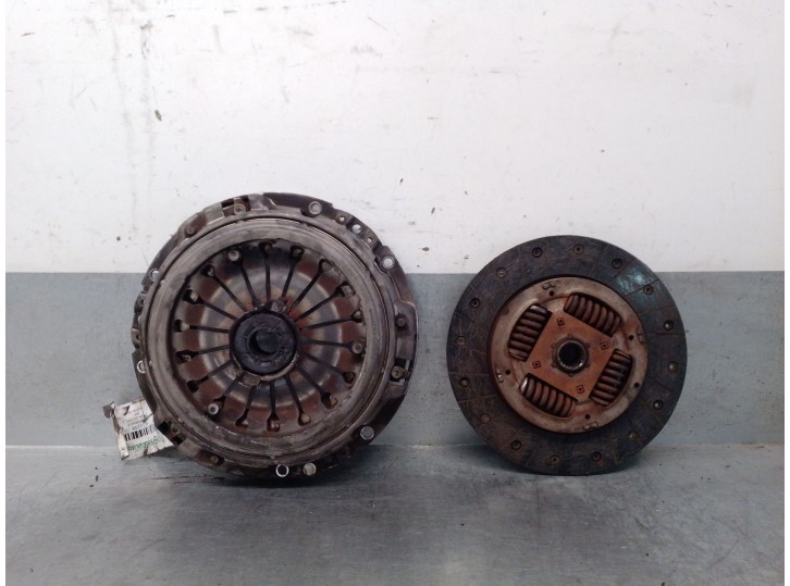 Replacement clutch kit for Citroën C5 I (DC_) 2.2 HDi (DC4HXB, DC4HXE) OEM IAM reference 2004Z2 2004Z2 