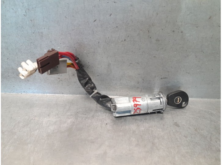 Replacement ignition switch for Citroën Jumpy I Van (BS_, BT_, BY_, BZ_) 1.9 D 70 OEM IAM reference 4162W4 4162W4