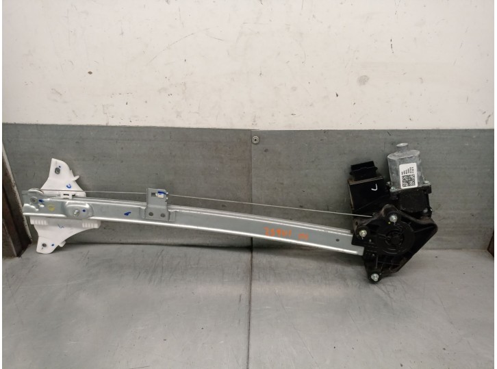 Replacement front left window regulator for Hyundai Bayon (BC3) 1.0 T-GDi 48V-Hybrid OEM IAM reference 82403Q0010 82403Q001