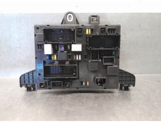 CAJA RELES / FUSIBLES 13449201 