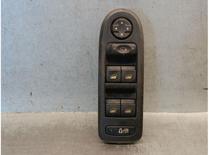Replacement front left window switch for Citroën C5 III Break (RW_) 2.2 HDi 200 OEM IAM reference 96659465ZD 6490N